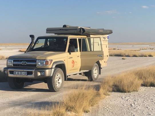 Land Ceuiser - safari roof tent